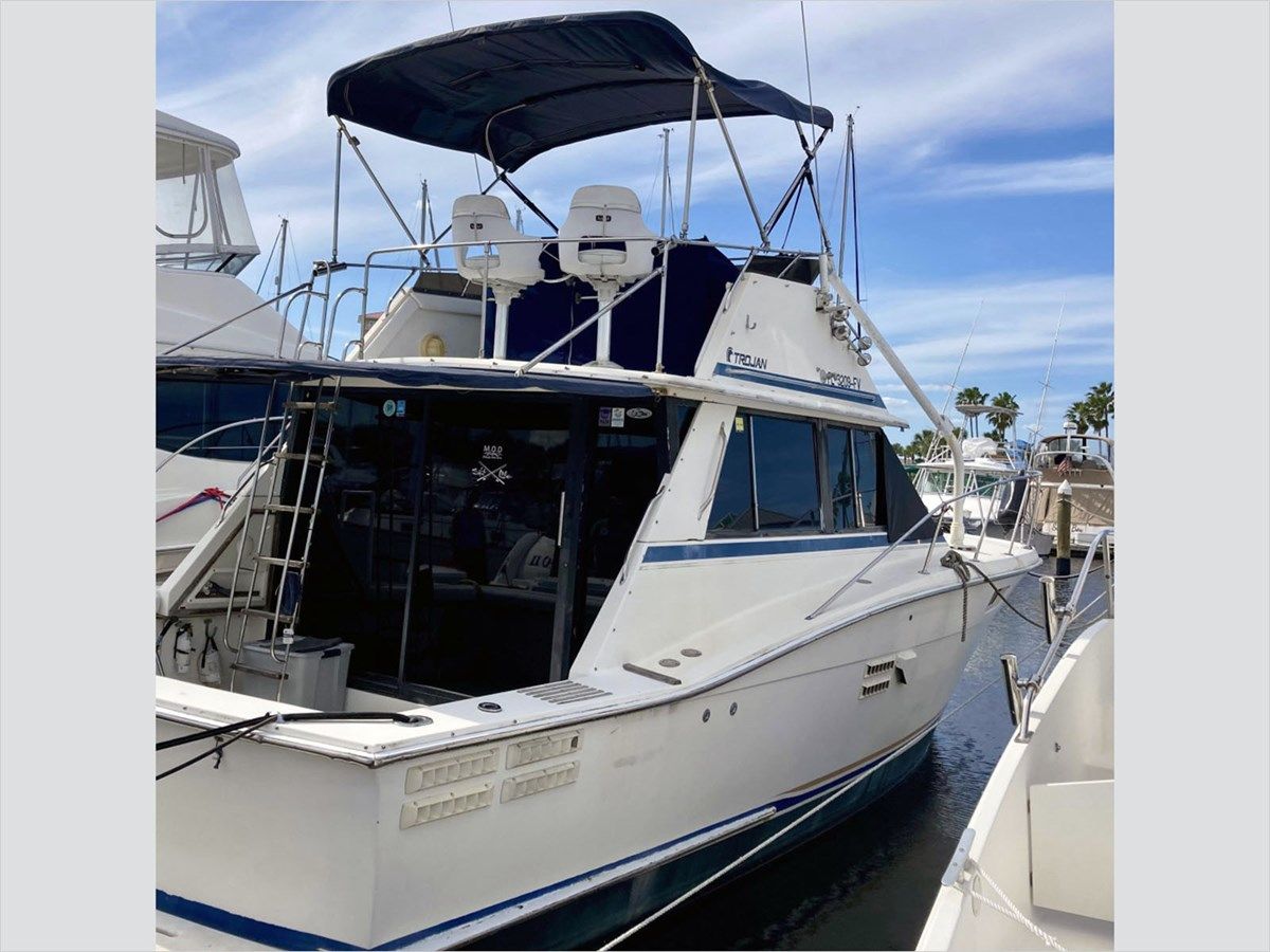 Buy a 36' Trojan 1986 F36 36 at Shestakov Yacht Sales