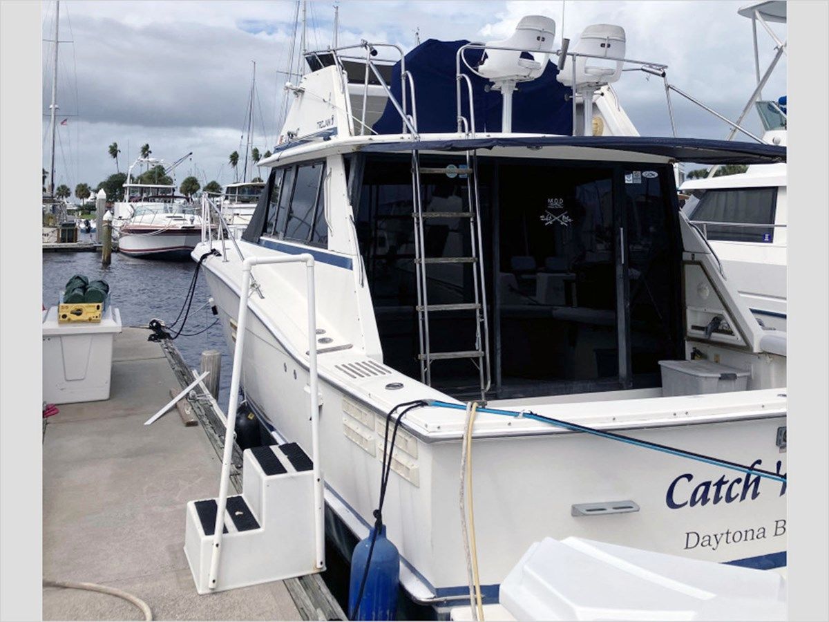 Buy a yacht 36' Trojan 1986 F36 1986