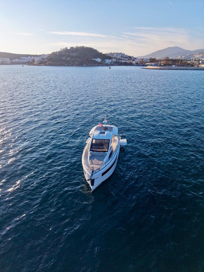 Buy a JEANNEAU DB37 38 at Shestakov Yacht Sales