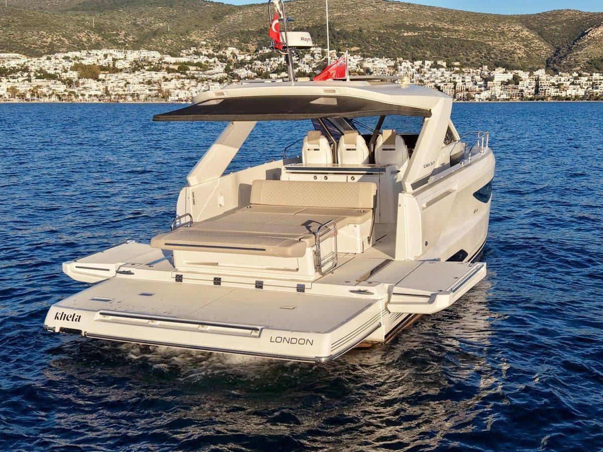 the best price on JEANNEAU DB37 2024