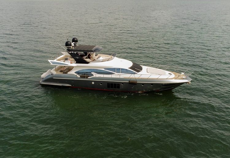 AZIMUT 70 FLYBRIDGE