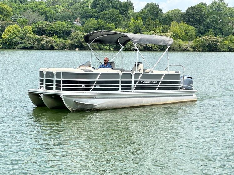 2021  Berkshire 24 RXF CTS