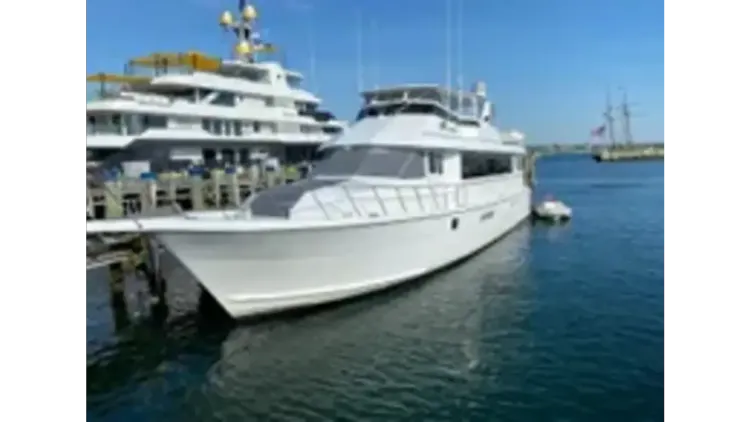 1999 Hatteras 74 Sport Deck Motor Yacht