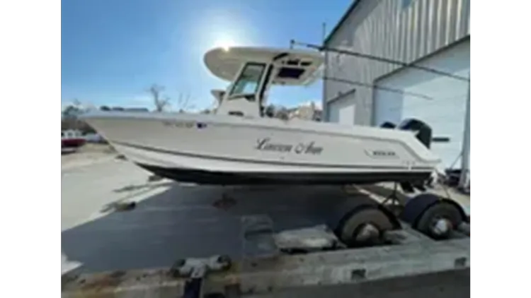2021 Boston Whaler 250 Outrage