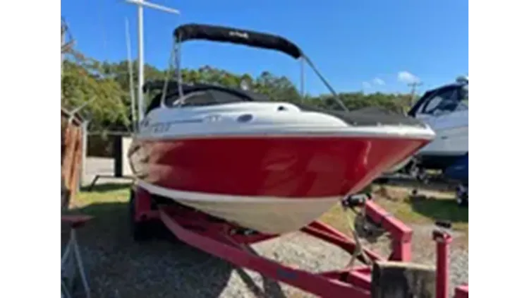 2005 Sea Ray 240 Sundeck