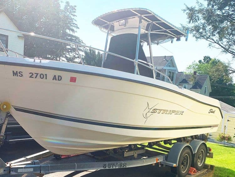 21' Seaswirl 2002 2101CC Striper