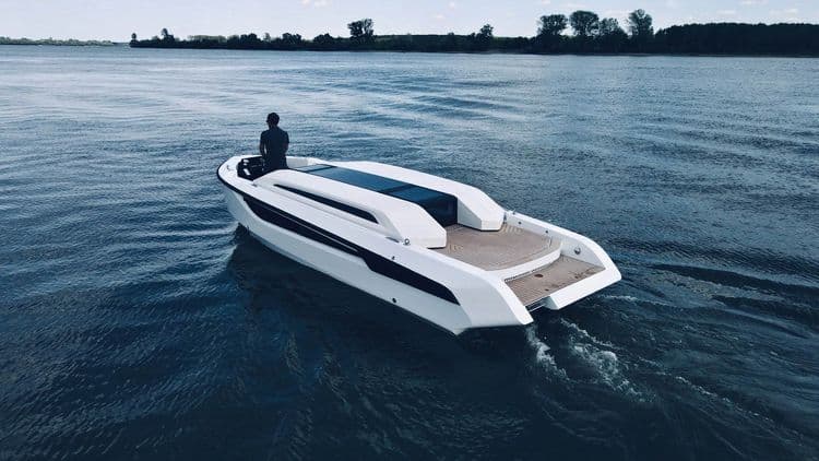 LT26 Carbon Limousine