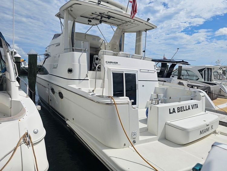 Carver 444 Motor Yacht