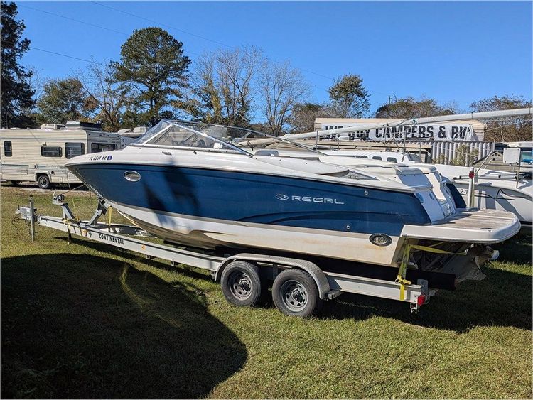 27' Regal 2008 2700