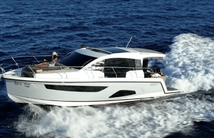 Sealine C335