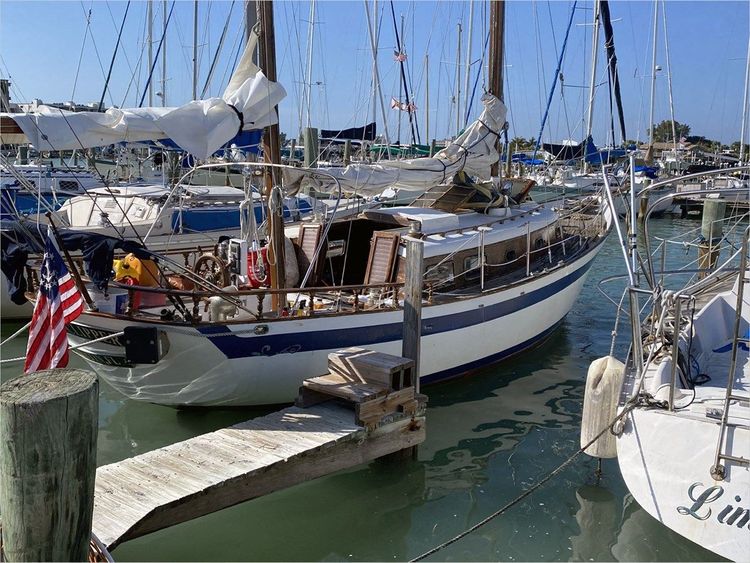 35' Wellcraft 2003 Riviera 350