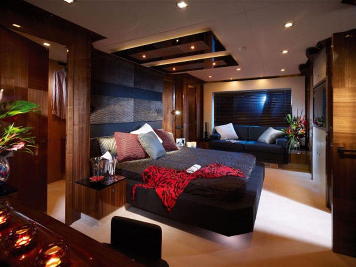 Buy a 84' Sunseeker 84 Predator 84 at Shestakov Yacht Sales