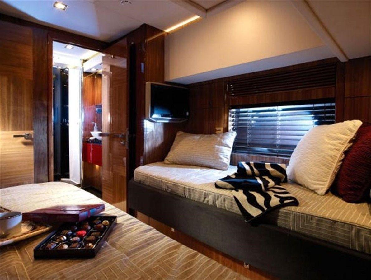 the best price on 84' Sunseeker 84 Predator 2010