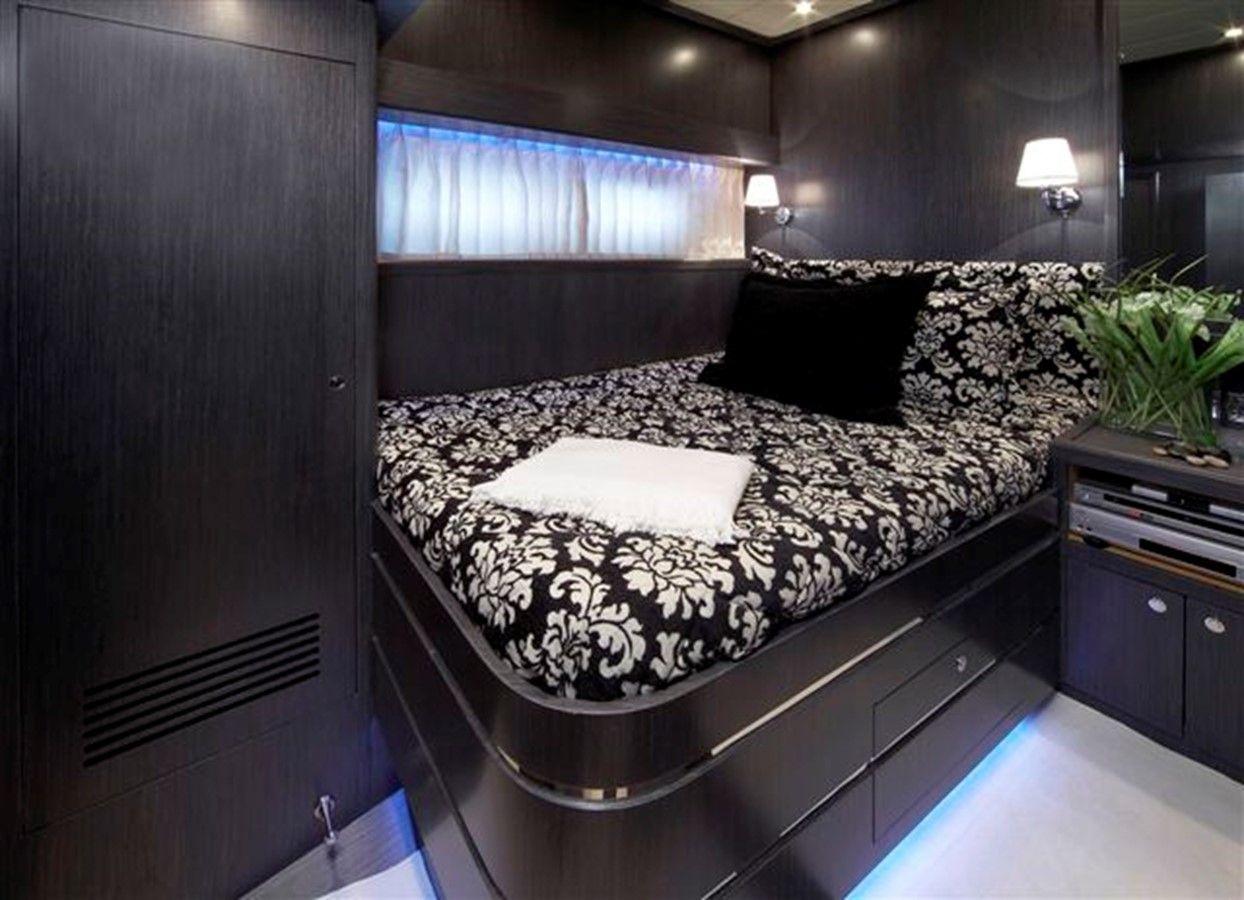 Продажа яхты JOHNSON 80’ SKYLOUNGE WFISHING COCKPIT - Johnson