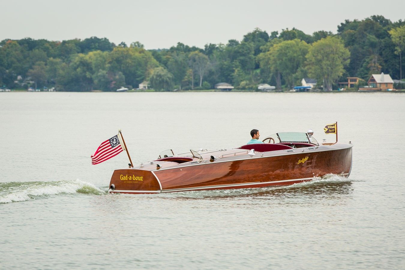 Buy a yacht GAD-A-BOUT Dolphin Deluxe