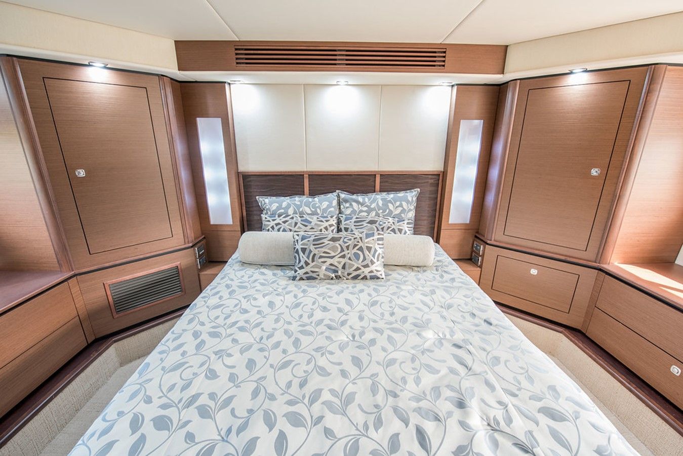 Sapphire 58 yacht sale