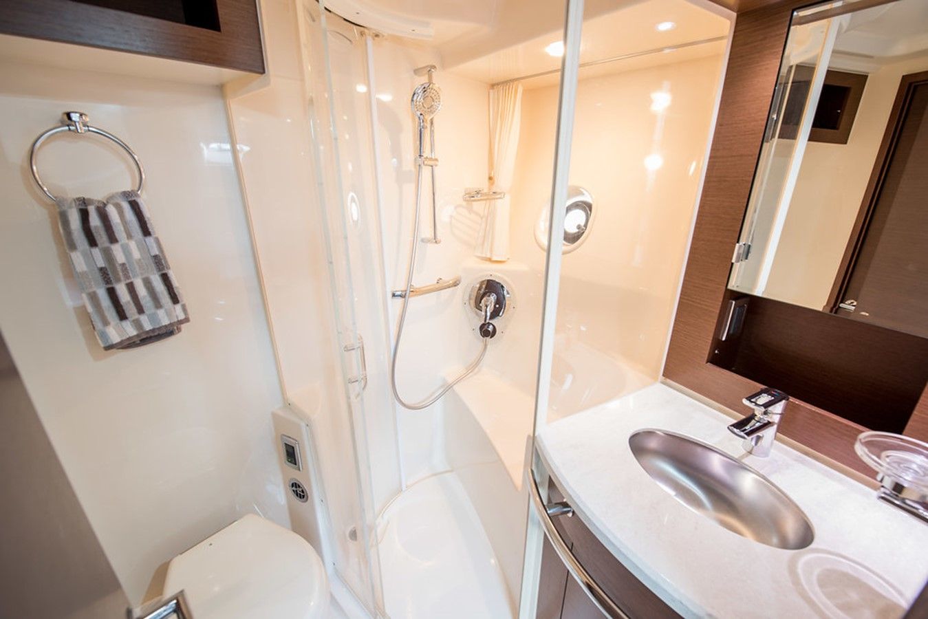 Buy a Sapphire 2012 at Shestakov Yacht Sales