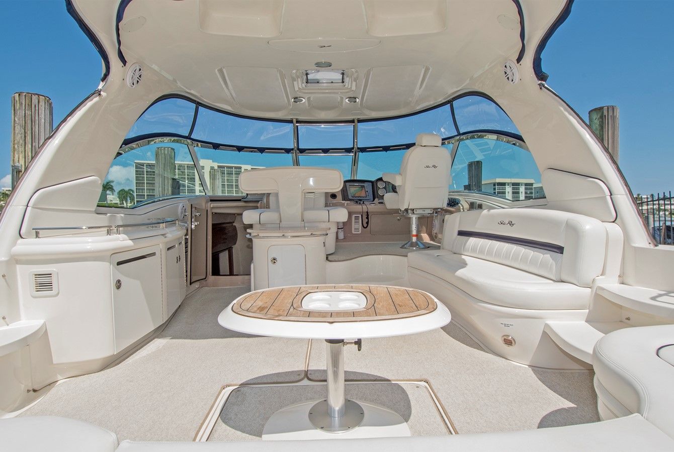 the best price on 2008 Sea Ray 520 Sundancer
