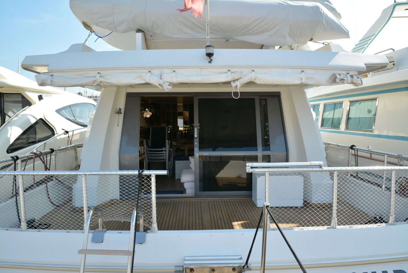 Buy a yacht White Shark - VERSILCRAFT