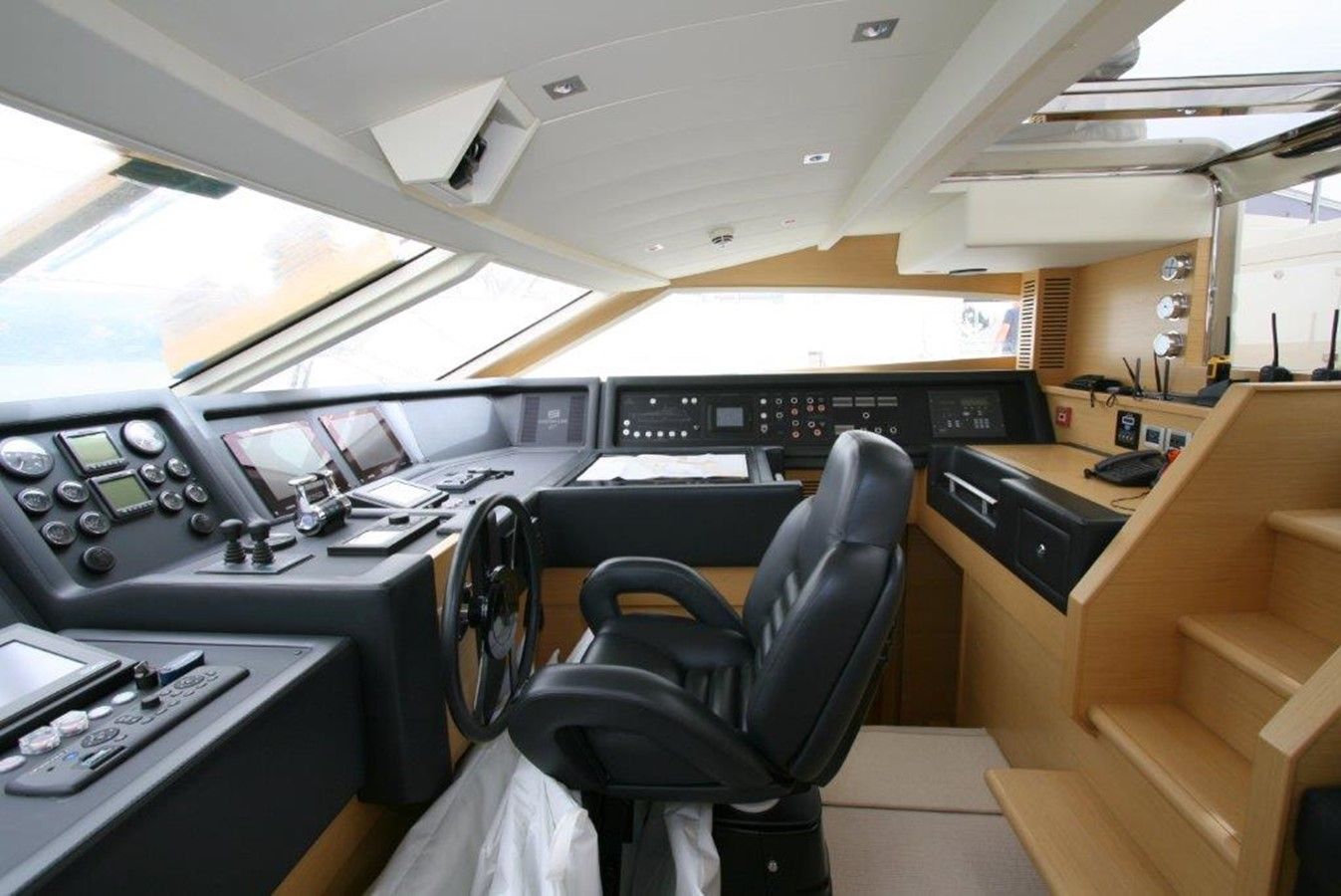 Buy a FIFTEEN 2009 at Shestakov Yacht Sales