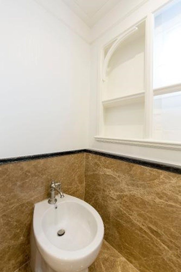 the best price on 121 ft Explorer 37