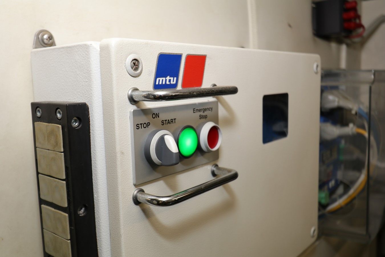 Buy a VANTAGE - PERSHING at Shestakov Yacht Sales