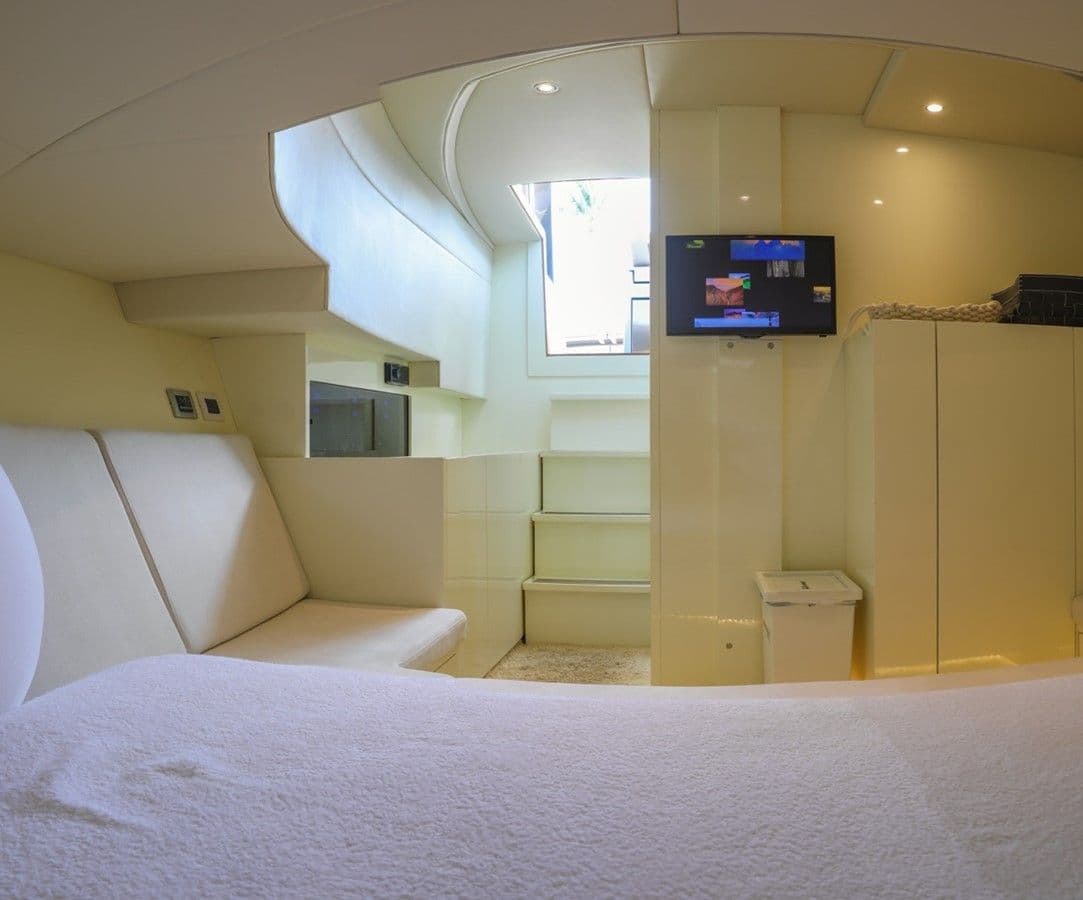 Buy a Continental 43 Tender - CNM - CANTIERI NAVALI DEL MEDITERRANEO at Shestakov Yacht Sales