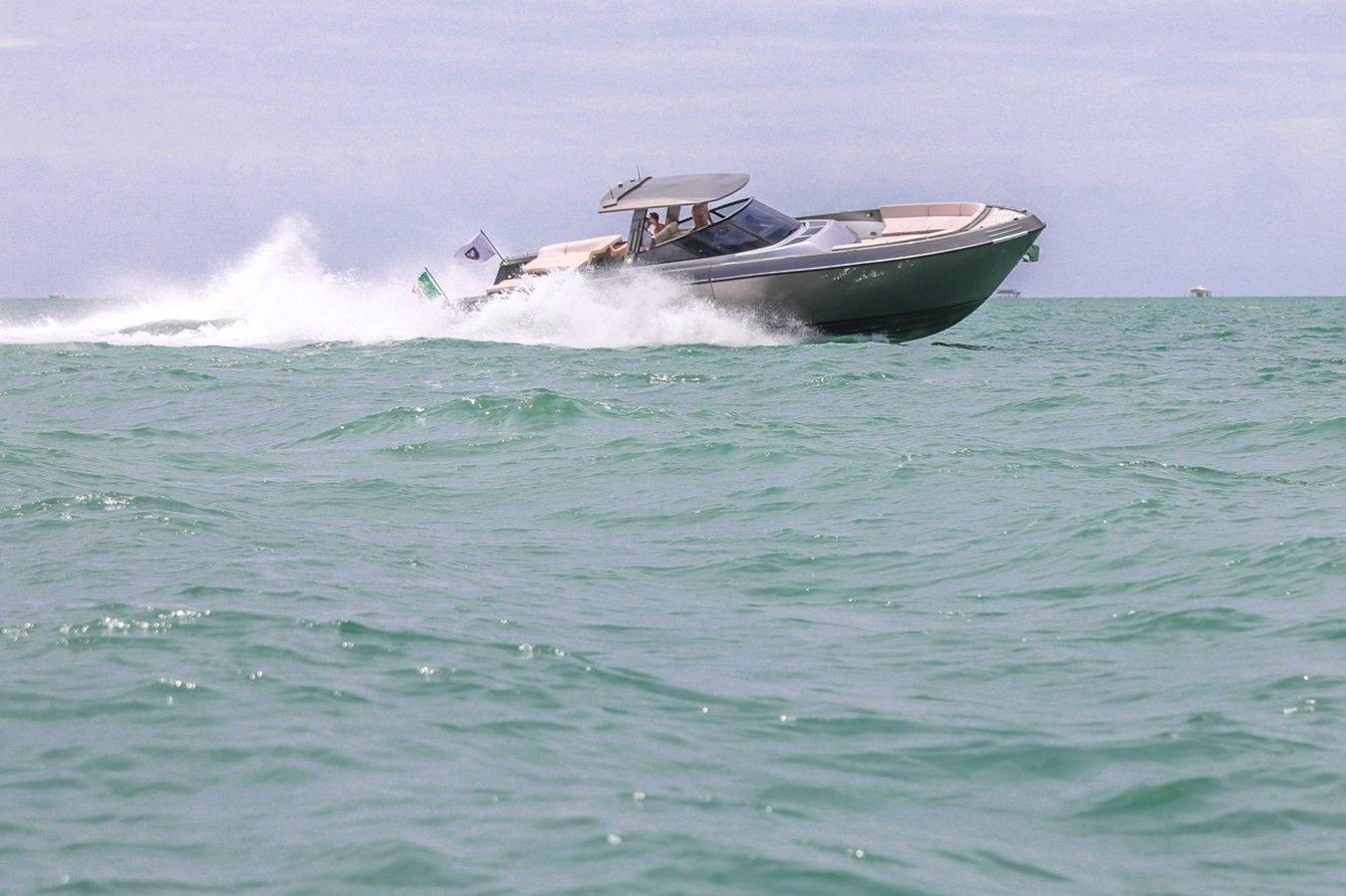 Buy a yacht Continental 43 Tender