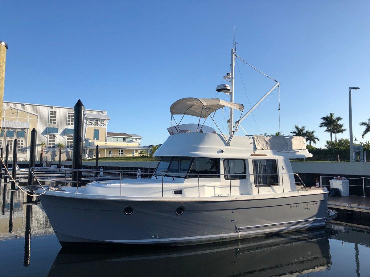 Buy a Amour 34 at Shestakov Yacht Sales