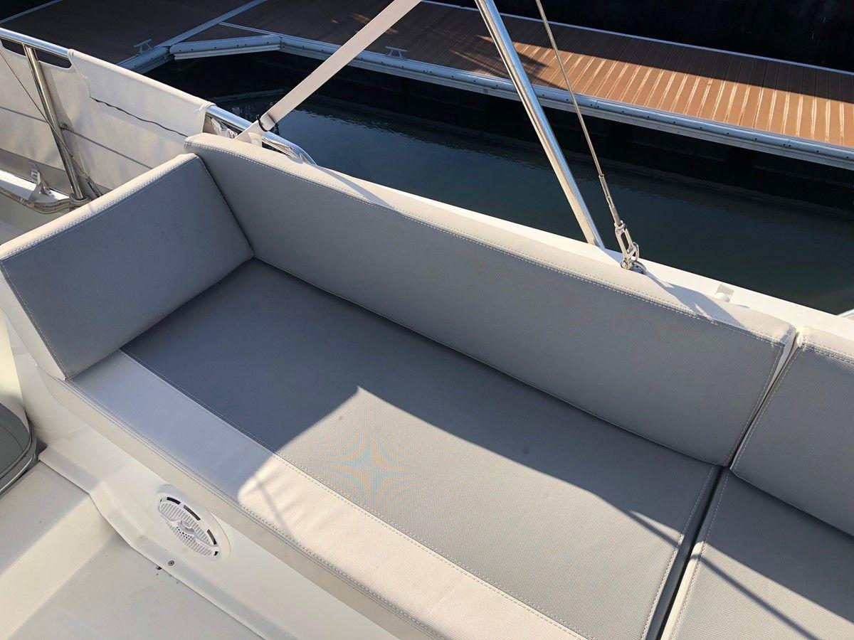 the best price on Amour - Beneteau