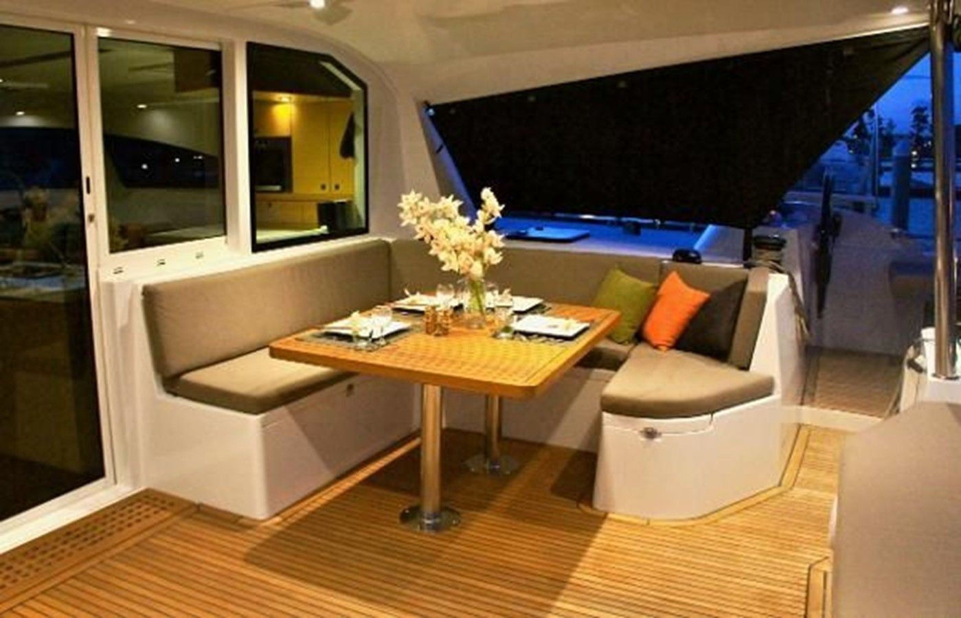 the best price on TOHORA 2012