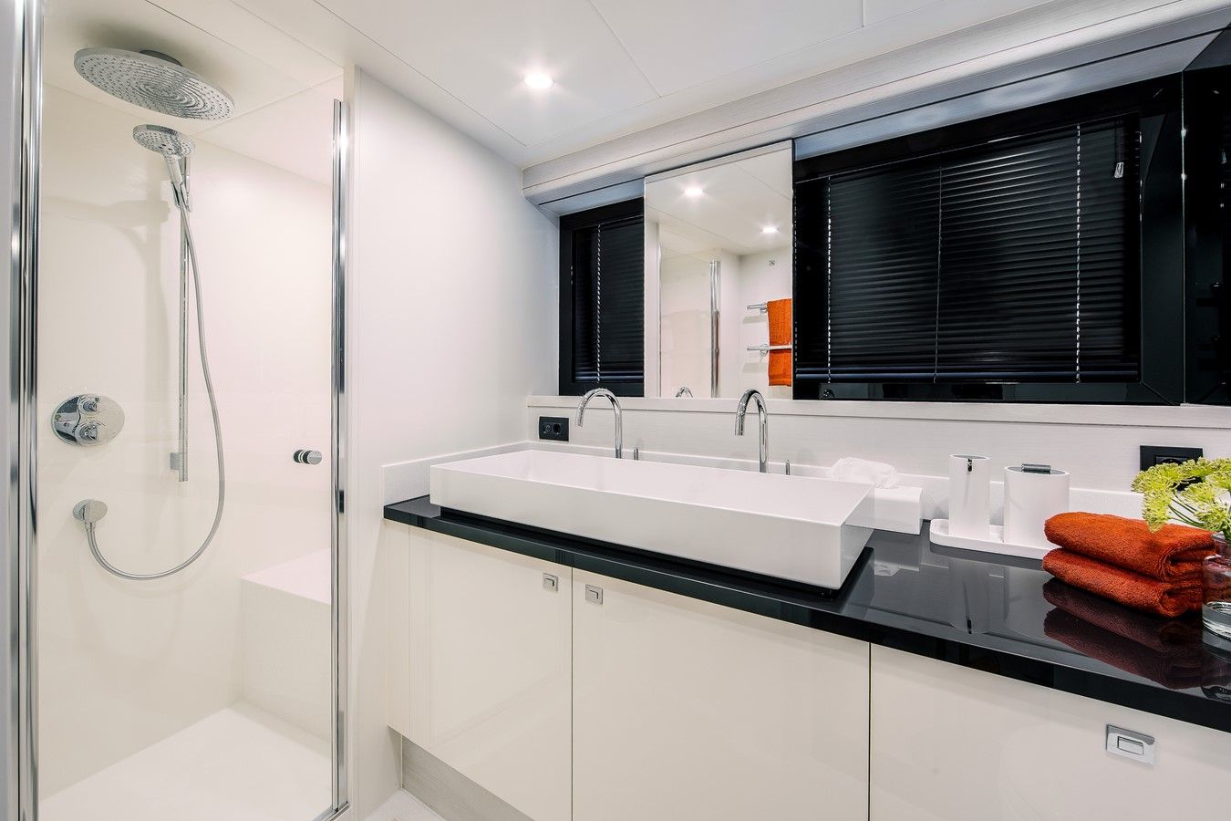 Продажа яхты Beach Club - VAN DER VALK