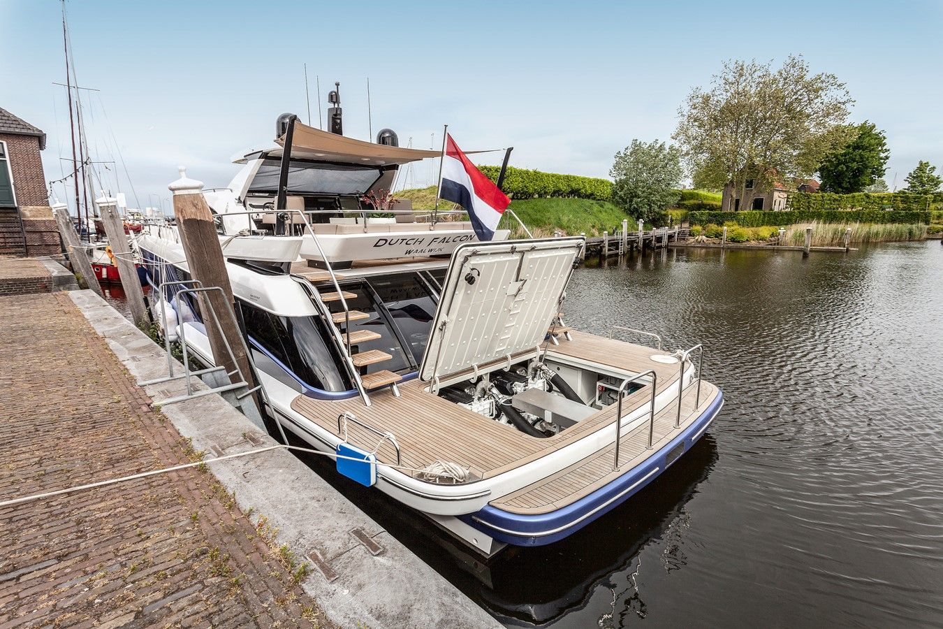 Купить Beach Club