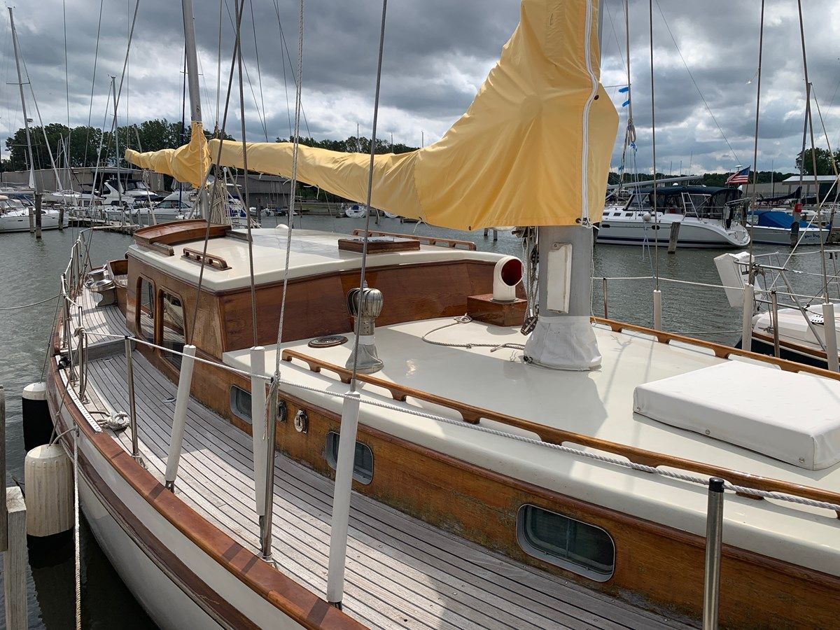 Buy a Crest - CUSTOM KETCH at Shestakov Yacht Sales