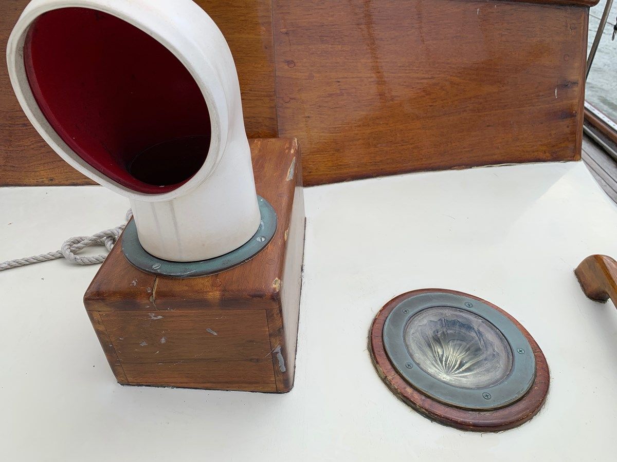 best yacht sales deals Crest 1974