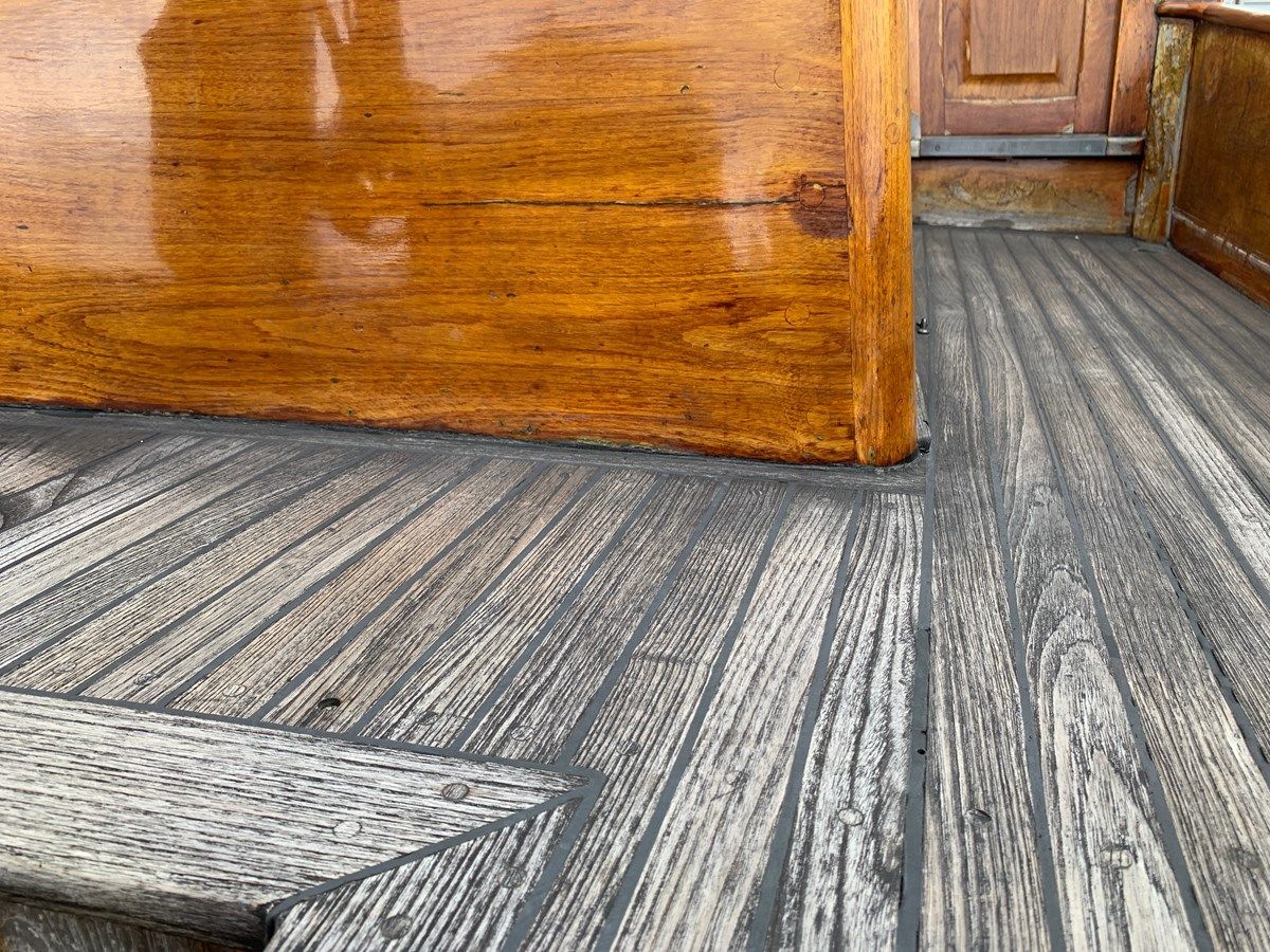 the best price on Crest - CUSTOM KETCH