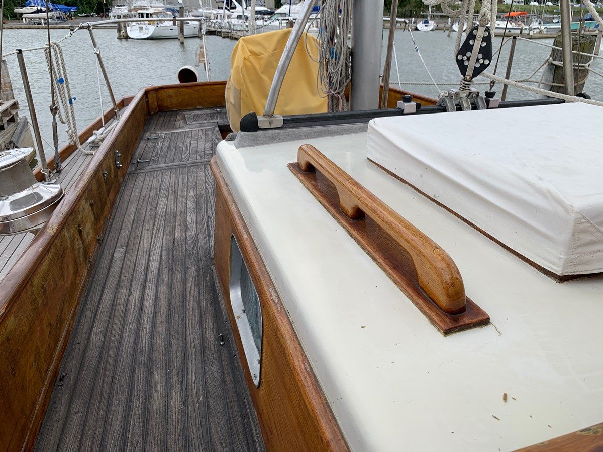 Crest - CUSTOM KETCH price