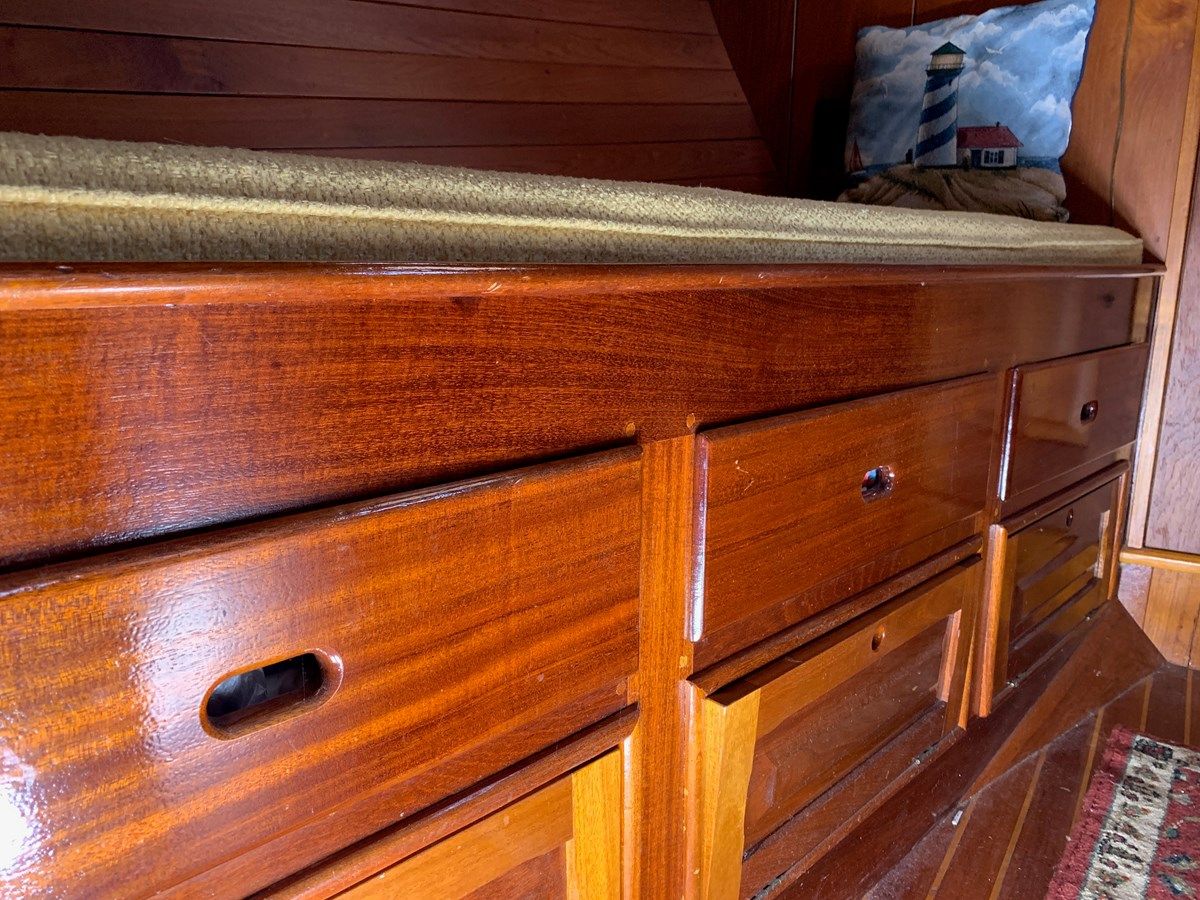 Crest 1974 yacht sale