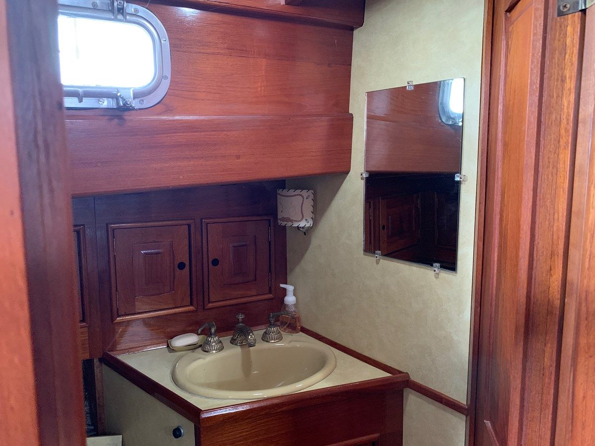 Buy a yacht Crest 1974