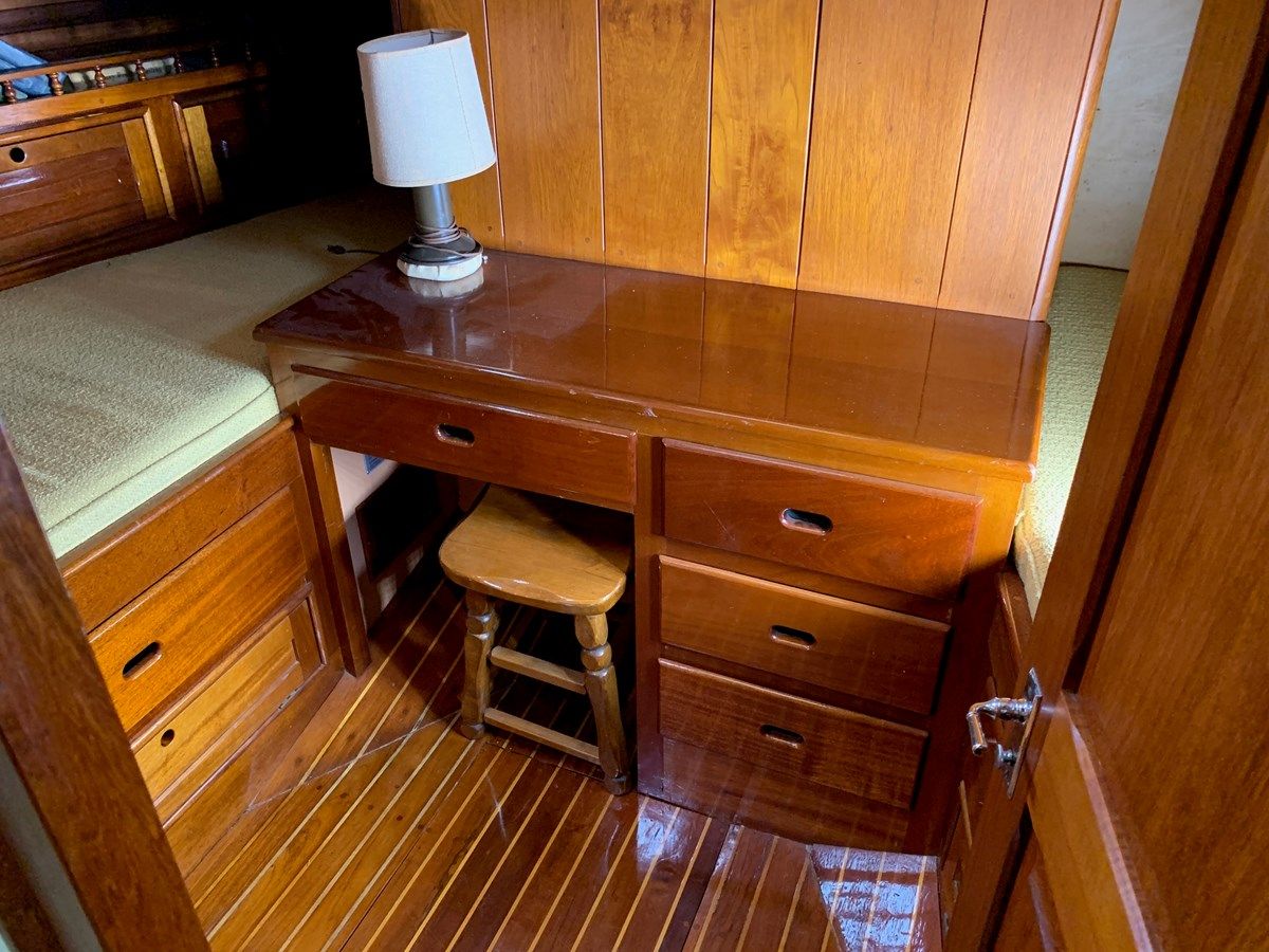 the best price on Crest 47