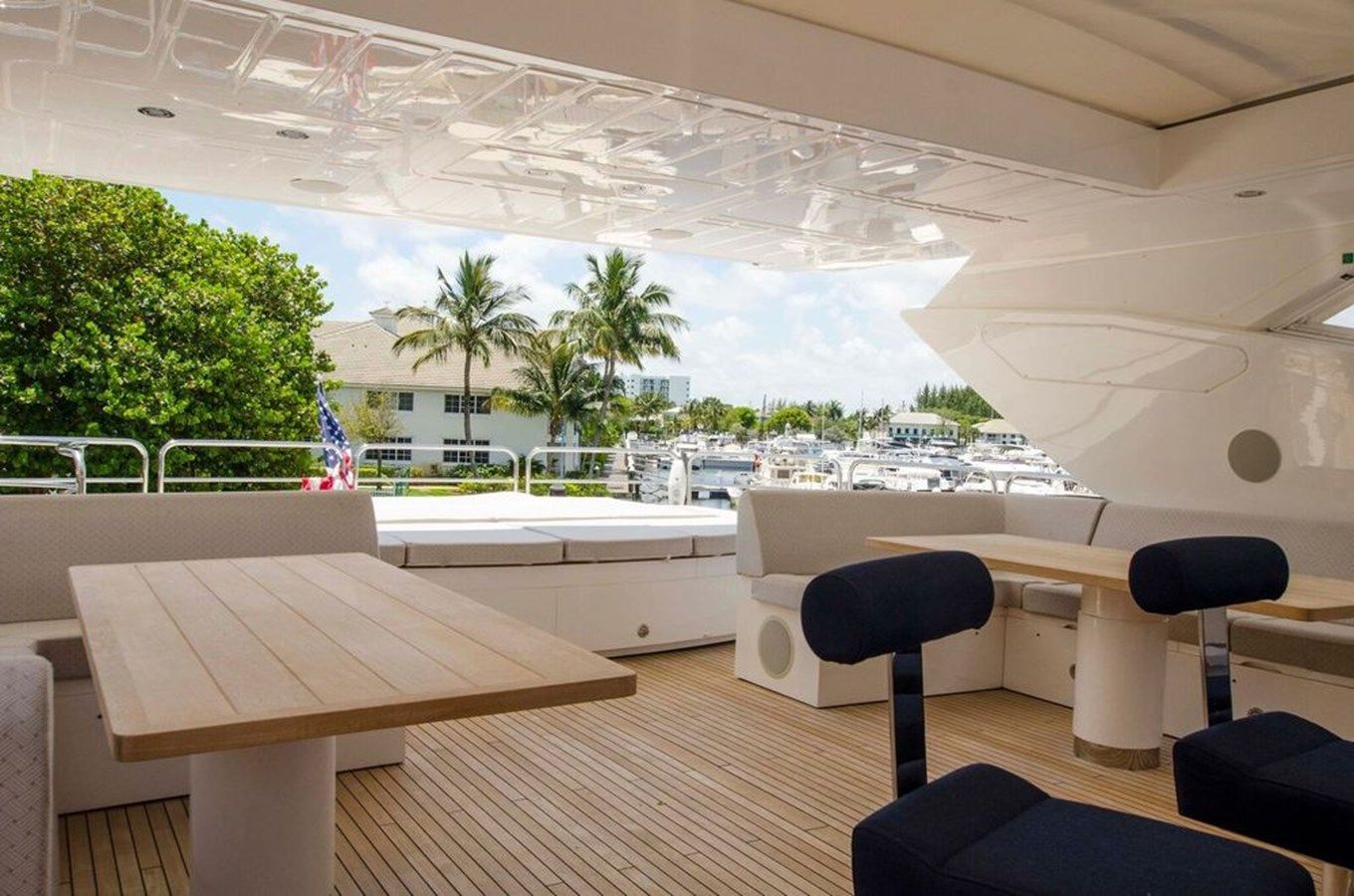 Buy a yacht Insignia - Sunseeker