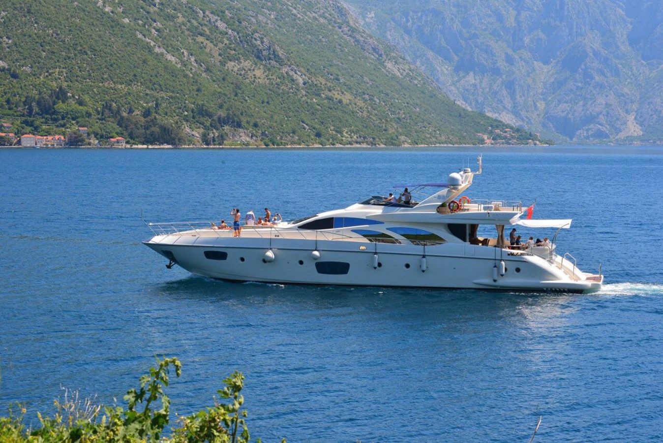Buy a Julia S - Azimut Yachts at Shestakov Yacht Sales