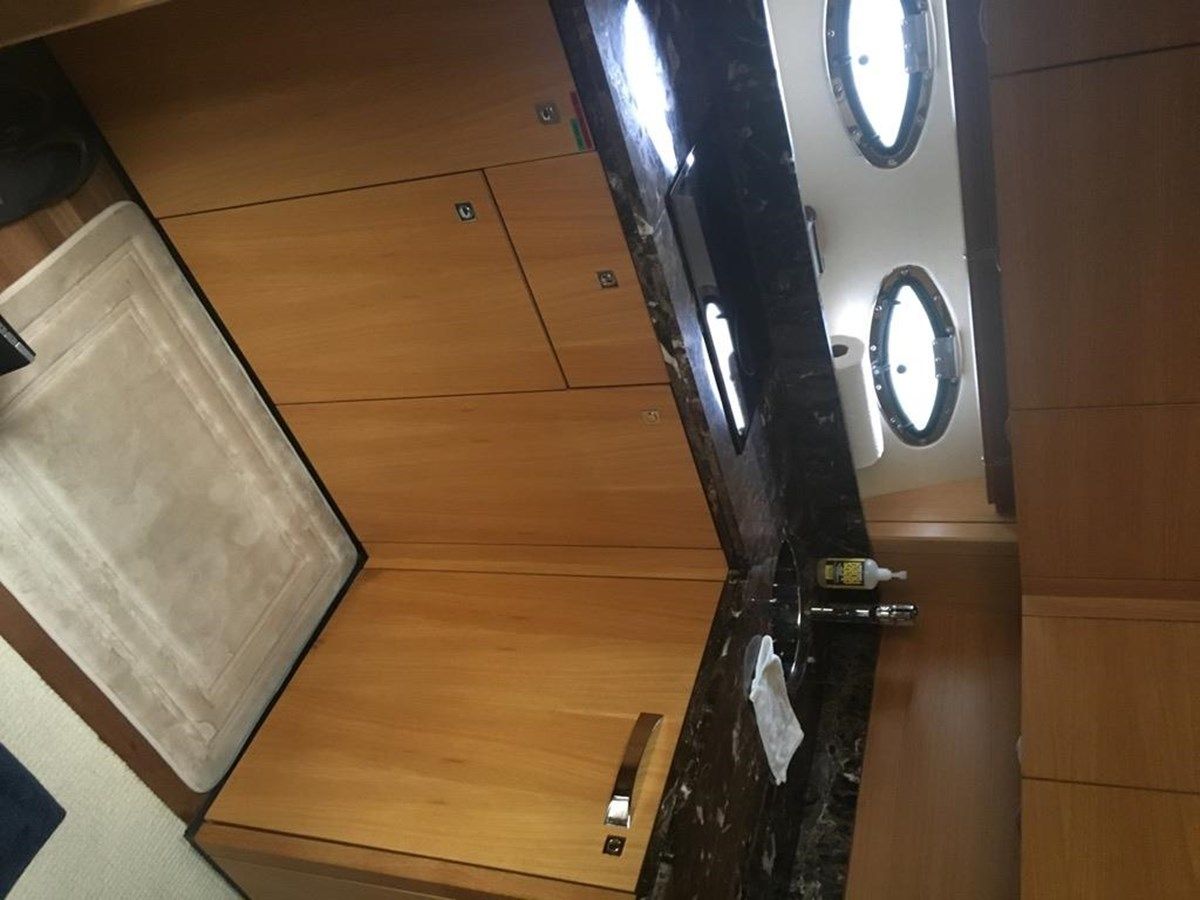 Buy a yacht Lapse Of Reason - Sunseeker