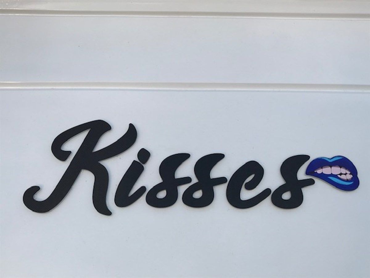 best yacht sales deals Kisses 92