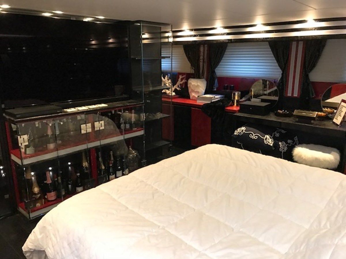 Kisses - PERMARE yacht sale