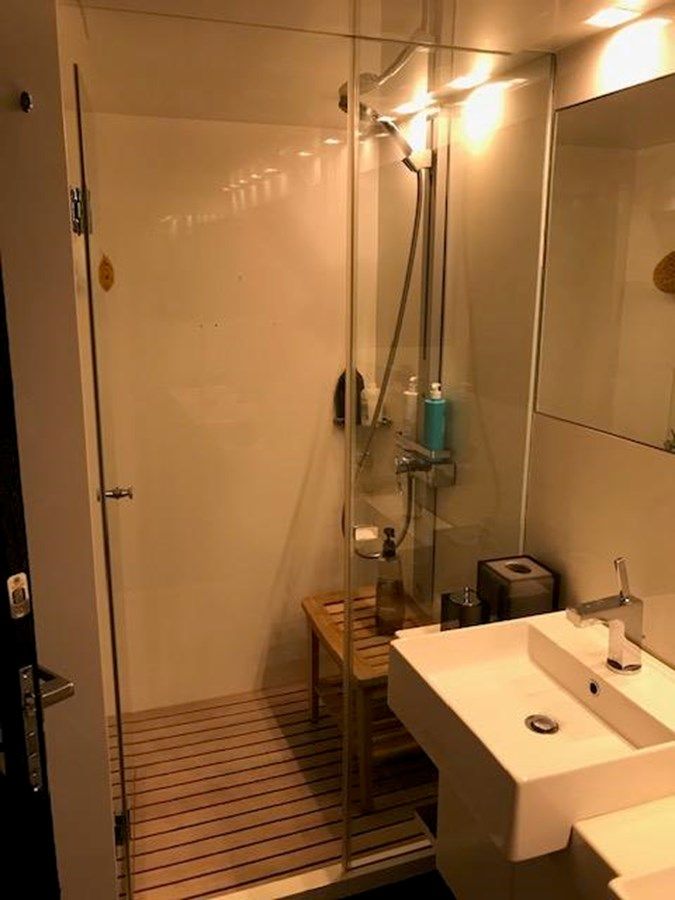 best yacht sales deals Kisses 2009