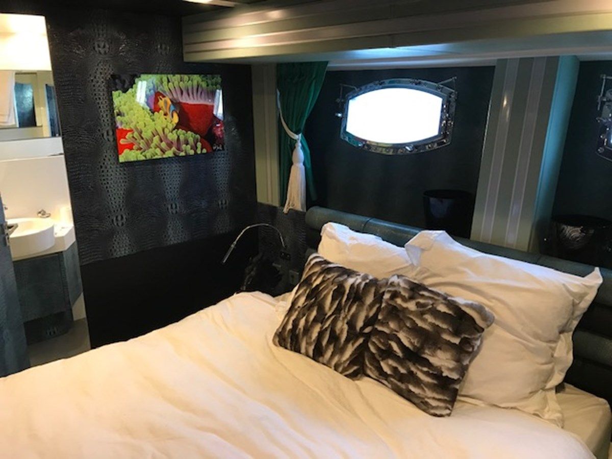 the best price on Kisses - PERMARE