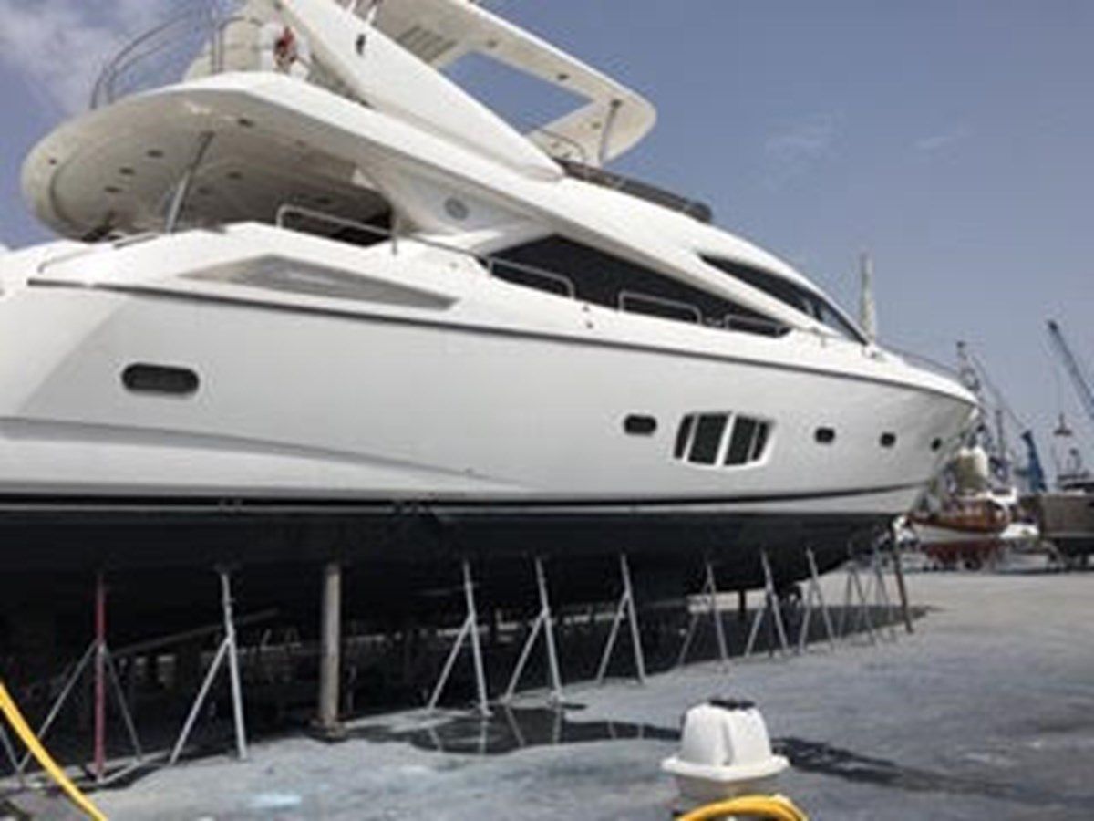 Buy a yacht 81935-3588701 2012