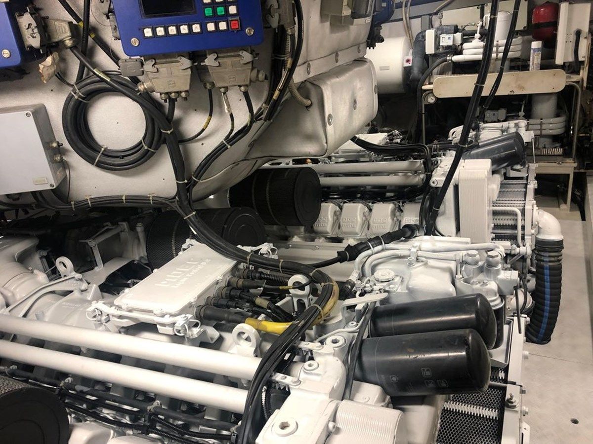 the best price on Divine Madness - Baia