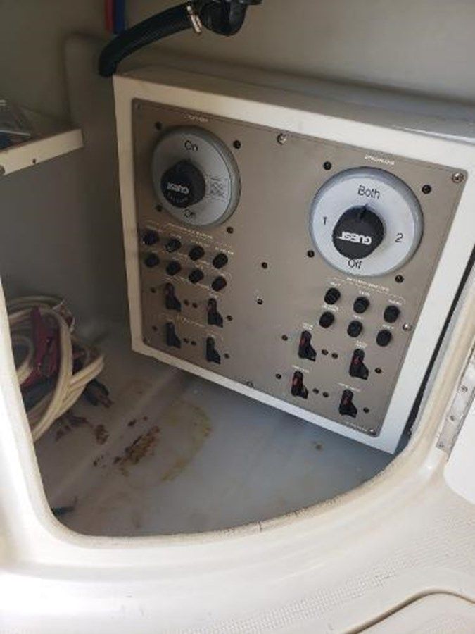 Buy a yacht Zuzubem - Maxum